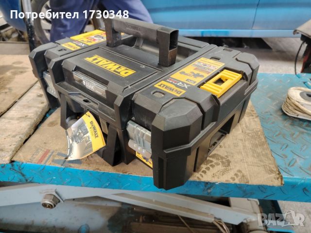 куфар dewalt , снимка 1 - Индустриална техника - 45108940