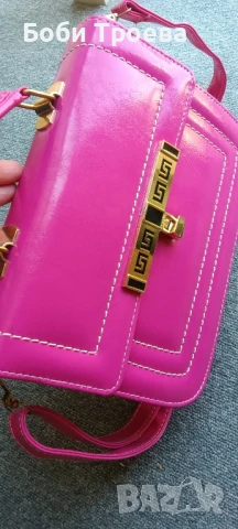 Ежедневна дамска чанта  Изработена от еко кожа Затваряне с капак и метален аксесоар, снимка 3 - Чанти - 51261690