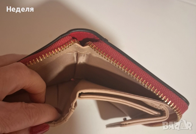 Дамско портмоне Guess , снимка 5 - Портфейли, портмонета - 52979780