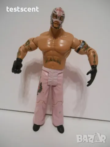 Екшън фигура WWE Rey Mysterio Рей Мистерио 2005 Pink Jakks Pacific USA figure играчка, снимка 10 - Други - 48437660