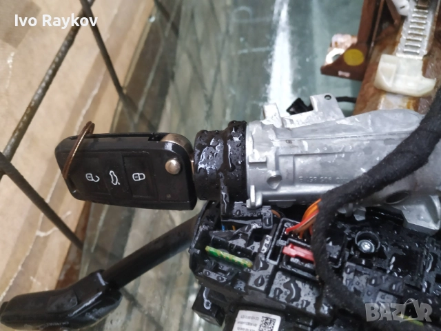 Патрон с ключ,клеморед и заключване на волана , VW Golf ,  5Q0905865 