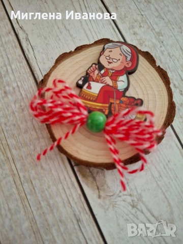 Мартеници на дървени шайбички/кошнички, снимка 10 - Ръчно изработени сувенири - 34237664