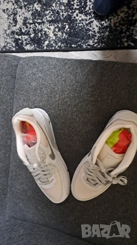 Мъжки маратонки Nike Air 42, снимка 3 - Маратонки - 53950252