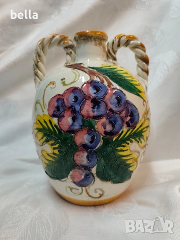 Красива италианска керамична ваза / делва – ръчно рисувана -Майолика.