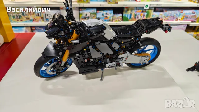 LEGO Technic 42159 Yamaha MT10, снимка 8 - Конструктори - 47842470