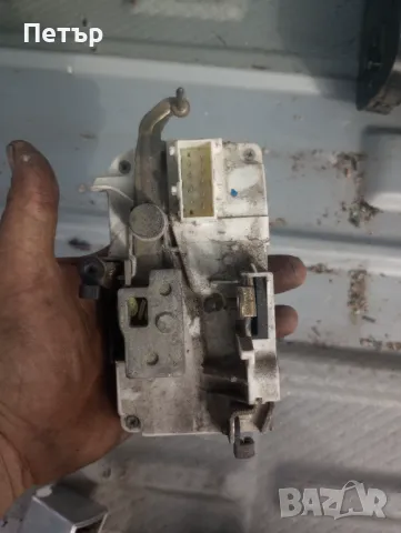 Предна дясна брава Пежо 807 ситроен ц8 ланчия федра 