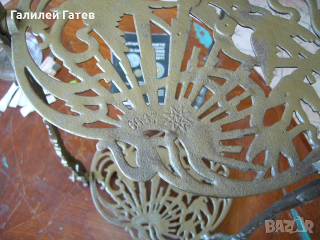 Старинен Метален Цветарник - Чугунен, снимка 2 - Антикварни и старинни предмети - 50509315