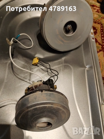 Мощен мотор за прахосмукачка + Кондензатор (Работещ)