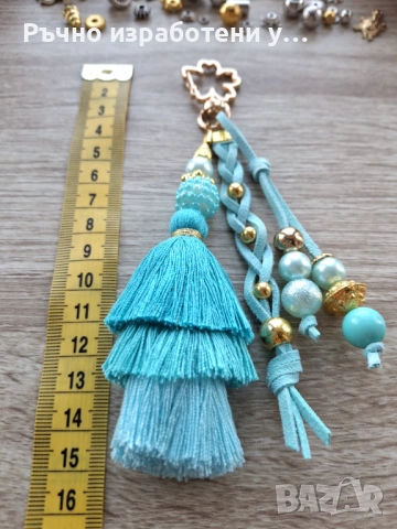 Украшение за чанта Вишнев цвят ръчна изработка, снимка 3 - Чанти - 53671038