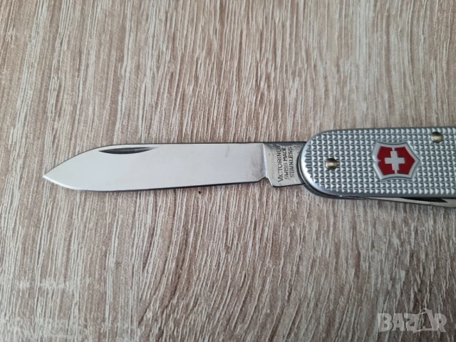Швейцарски джобен нож Victorinox Cadet Silver, снимка 4 - Ножове - 50532718