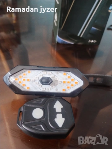 Продавам мигачи аварийни светлоотразител с дистанционно 