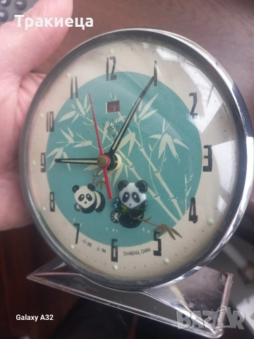 СТАР АНИМИРАН КИТАЙСКИ БУДИЛНИК ЧАСОВНИК МЕЧЕ ПАНДА