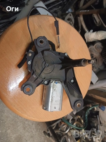 Моторче задна чистачка за Опел Корса С 09 132 802