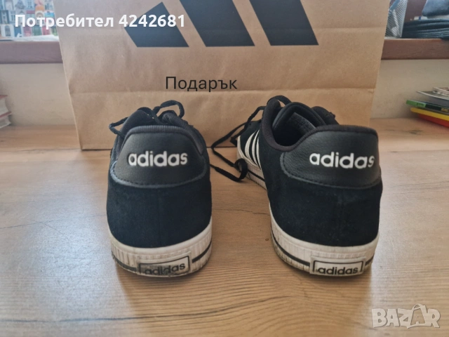 Нови оригинални кецове Adidas No.43 с подарък, снимка 11 - Кецове - 53574431