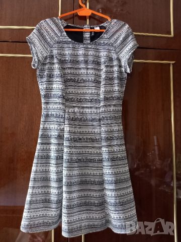 красива копринена рокля от H&M, снимка 1 - Рокли - 46384705