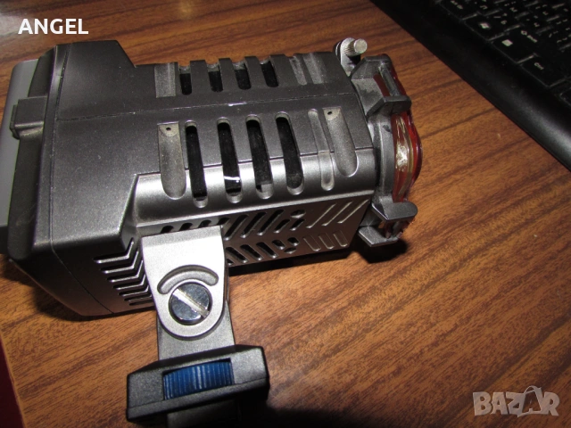 Лампа за видеокамера, снимка 4 - Светкавици, студийно осветление - 53016682