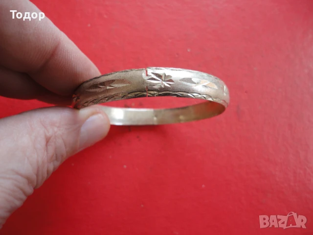 Страхотна гравирана гривна GR