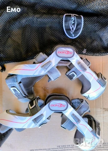 Ортеза за коляно Donjoy Renegade ACL, снимка 2 - Ортези и протези - 51365697