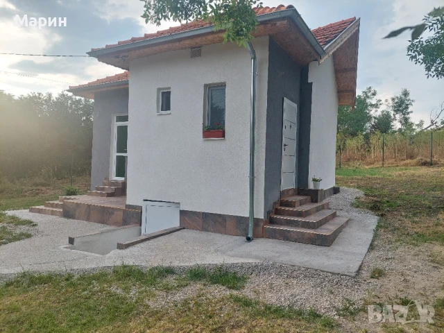 Къща с голям двор , снимка 1