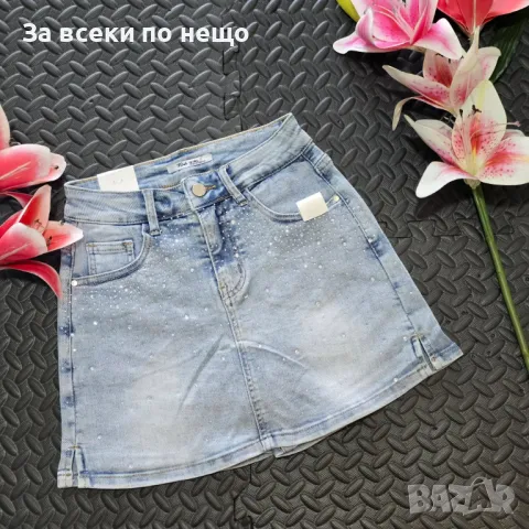 Дамска Къса Мека И Еластична Дънкова Пола-Панталон С Апликация От Камъчета Код VL-76