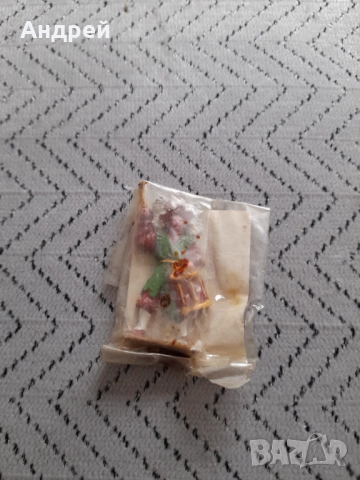 Стара оловна фигурка