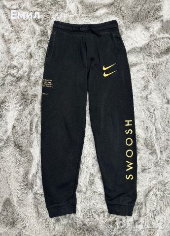 Юношески панталон Nike Swoosh, Размер XL за ръст до 170 см, снимка 1 - Детски панталони и дънки - 46708486