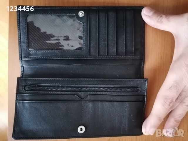 Нов, кожен портфейл / портмоне с 15 отделения /джобове и ципове. Естествена кожа, много удобен и пра