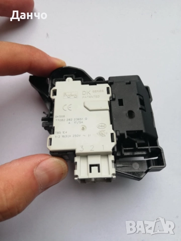 ключалка за вратата на пералня Whirlpool 6 sense FWG71484w с номер - W10885440, снимка 2 - Перални - 51976297