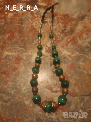 Уникален гердан от естествен малахит, снимка 3 - Колиета, медальони, синджири - 53343547