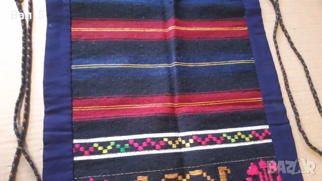 Автентична тъкана рядка вълнена престилка , носия, снимка 4 - Антикварни и старинни предмети - 54137161