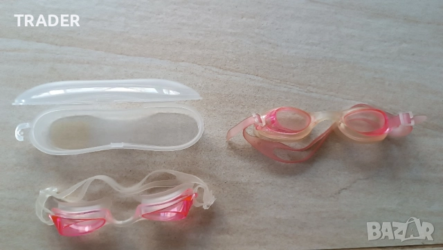 очила за плуване с калъф кутия , снимка 1