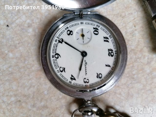 Часовници, снимка 6 - Антикварни и старинни предмети - 45320556