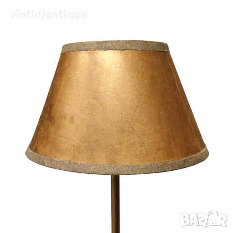 Настолна лампа е класически метален модел, снимка 3 - Настолни лампи - 53905169