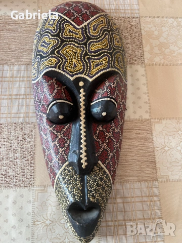 Ръчно изработена африканска маска