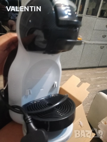 кафе машина с капсоли 