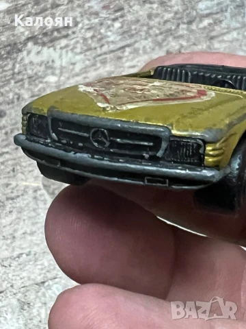 Метална количка vintage Matchbox Superfast No. 6 Mercedes 350 SL diecast vehicle from 1973. , снимка 3 - Коли, камиони, мотори, писти - 51112575