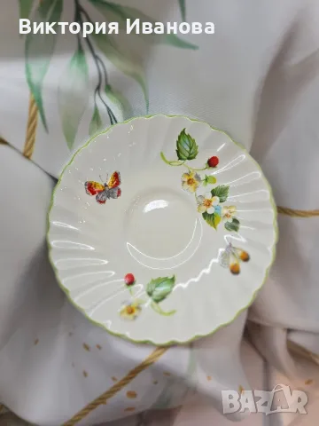 Винтидж порцеланови чинийки Old Foley  на James Kent серия "Strawberry", снимка 2 - Антикварни и старинни предмети - 50039461