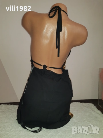 Нова Дамска рокля Pretty Little Thing с пайети и гол гръб, снимка 2 - Рокли - 53518301