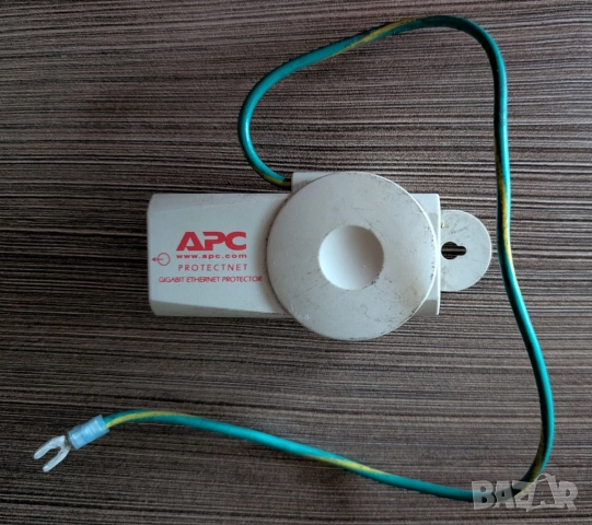 APC ProtectNet PNET1GB защита от пренапрежение за LAN 10/100/1000, снимка 2 - Рутери - 51540082