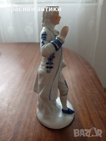 Фигура от порцелан колекционерска , снимка 2 - Други ценни предмети - 52320392