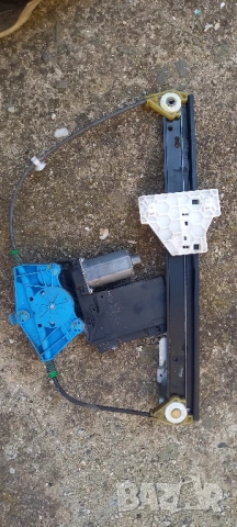 Заден десен стъклоповдигач Audi A4 B7, снимка 2 - Части - 54245731