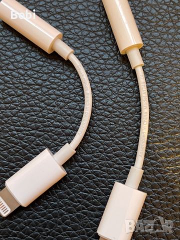 Аудио адаптер Lightning към жак 3,5 mm, Apple A1749 , снимка 4 - Аксесоари за Apple - 45798387