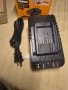 Зарядно устройство за акумулаторни батерии WORX , 20 V, 2 A, снимка 1