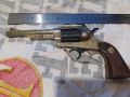 детски револвер с кабзи, снимка 1 - Антикварни и старинни предмети - 45853622